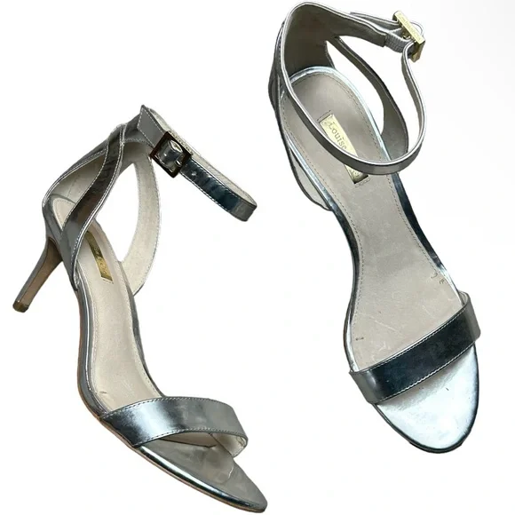 Louise Et Cie 'Hyacinth' Ankle Strap Sandal in Silver Leather Size 9.5 - Picture 2 of 7